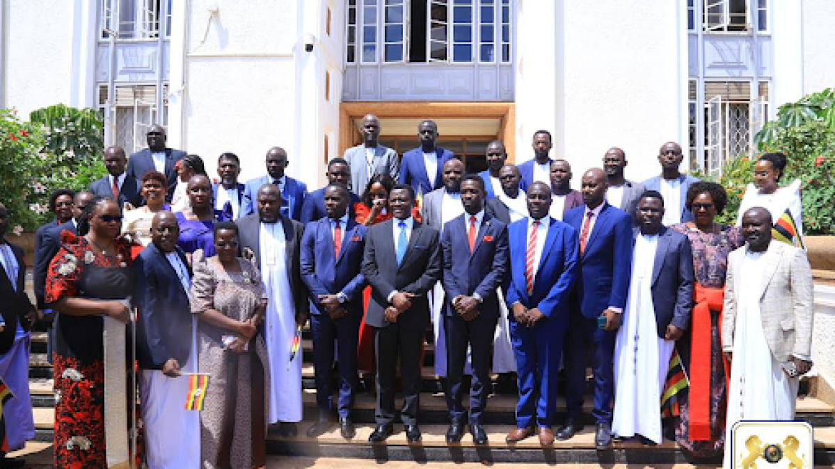 Katikkiro with leaders of the National Unity Platform in a group photo. Katikkiro with leaders of the National Unity Platform in a group photo.